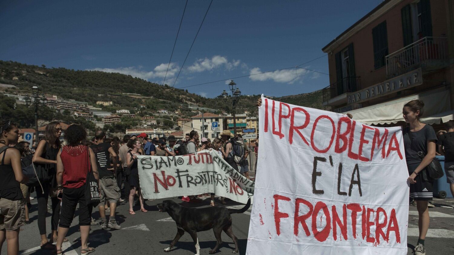 Il poliziotto di Ventimiglia: "Contro le provocazioni dei No Borders serve distacco"