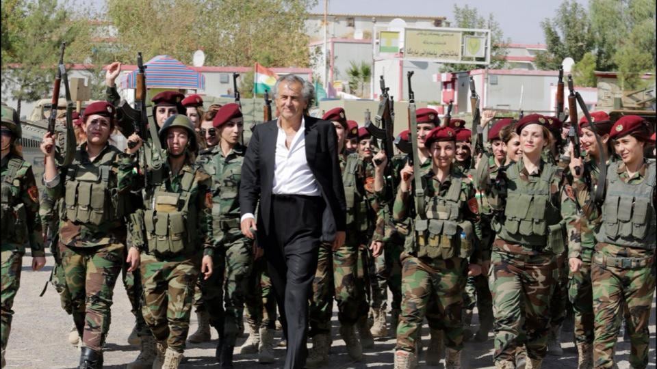 Bernard Henri Levy, o della falsa battaglia contro l'Isis