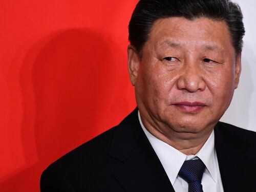 Cina, Xi lo ammette: "Situazione grave, virus accelera"