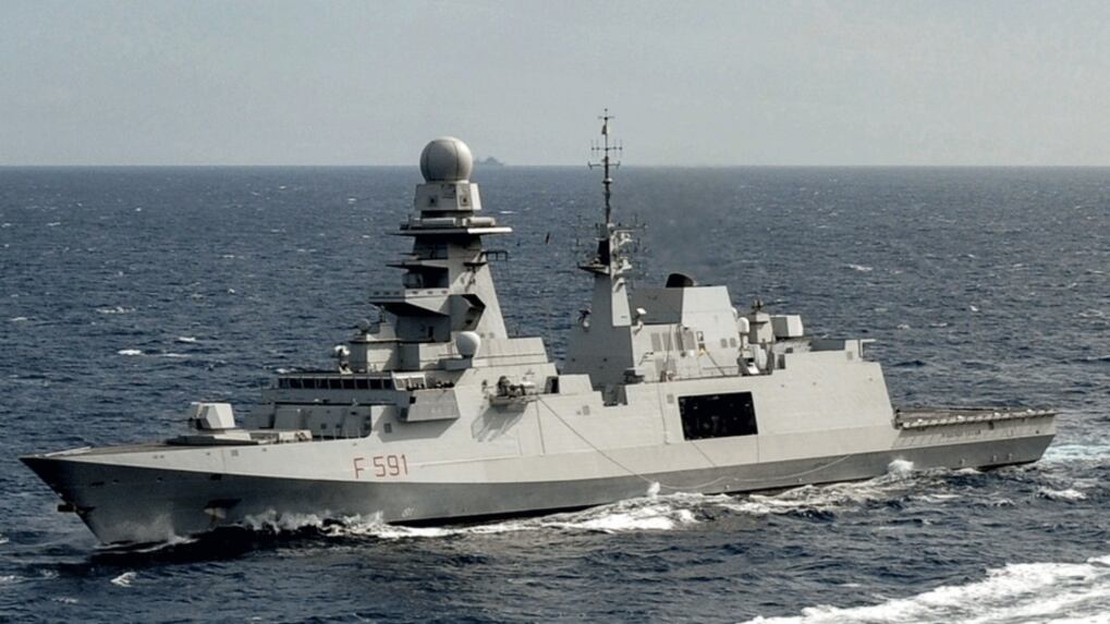 Cannoni, mitragliere e sistema SAAM-ESD: ecco la fregata Fasan in soccorso alla Flotilla