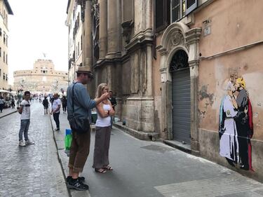 Nel murales romano Papa Francesco si bacia con Trump 7