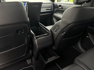 Hyundai Santa Fe 2026: guarda tutte le foto 12