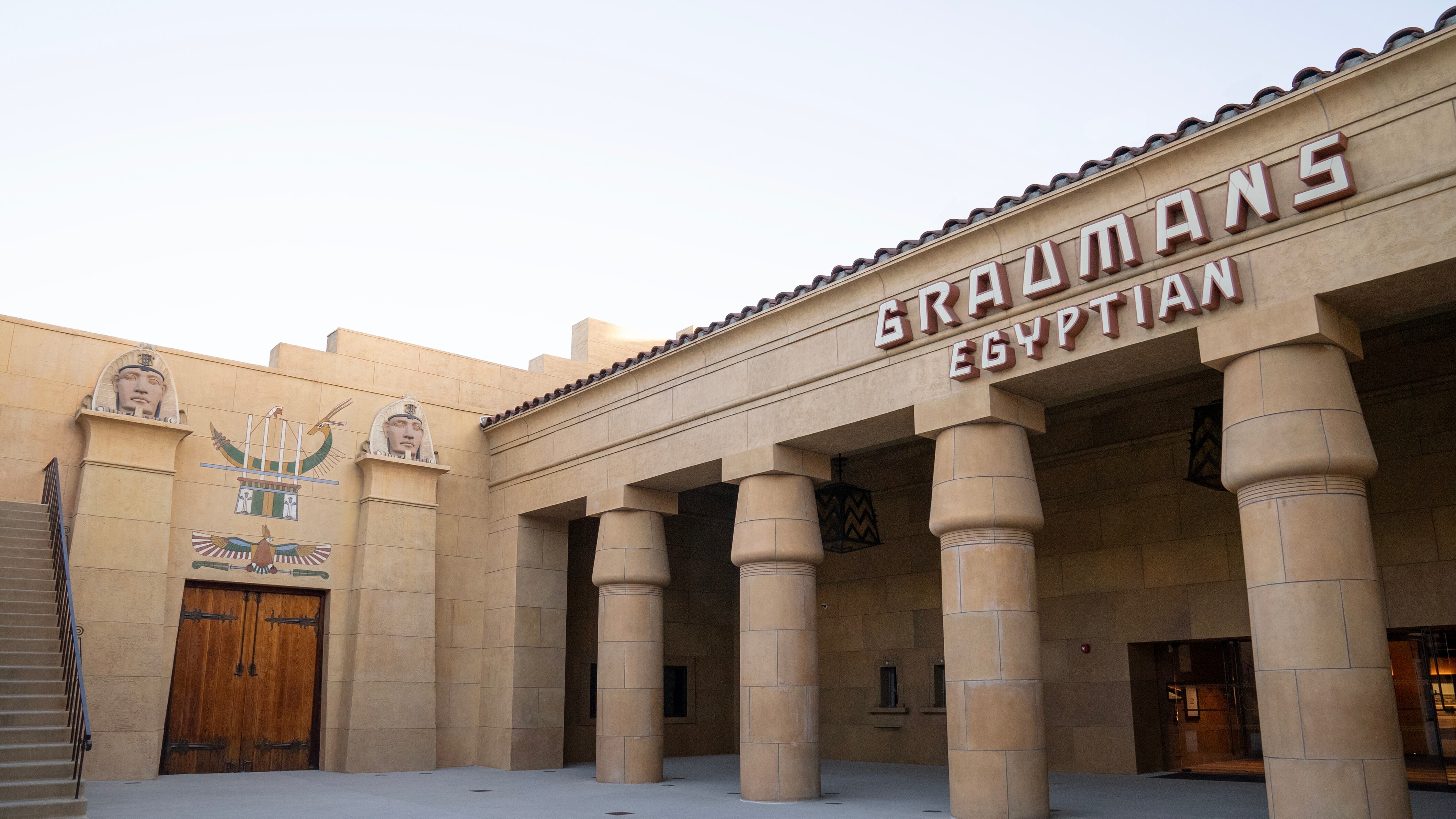 “Temple of Film: i 100 anni dell’Egyptian Theatre”, tra spot e omaggio