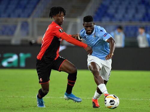 Europa League, la Lazio rimonta il Rennes e vince 2-1. La Roma pareggia 1-1