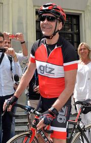 Parisi al voto dopo 60 km in bici 9