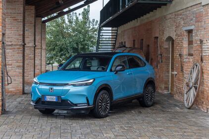 Honda e:Ny1, guarda tutte le foto del primo contatto  18