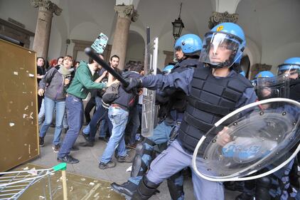 Milano, scontri all'Università Statale 6