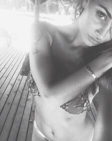 Belen Rodriguez sexy in spiaggia 56