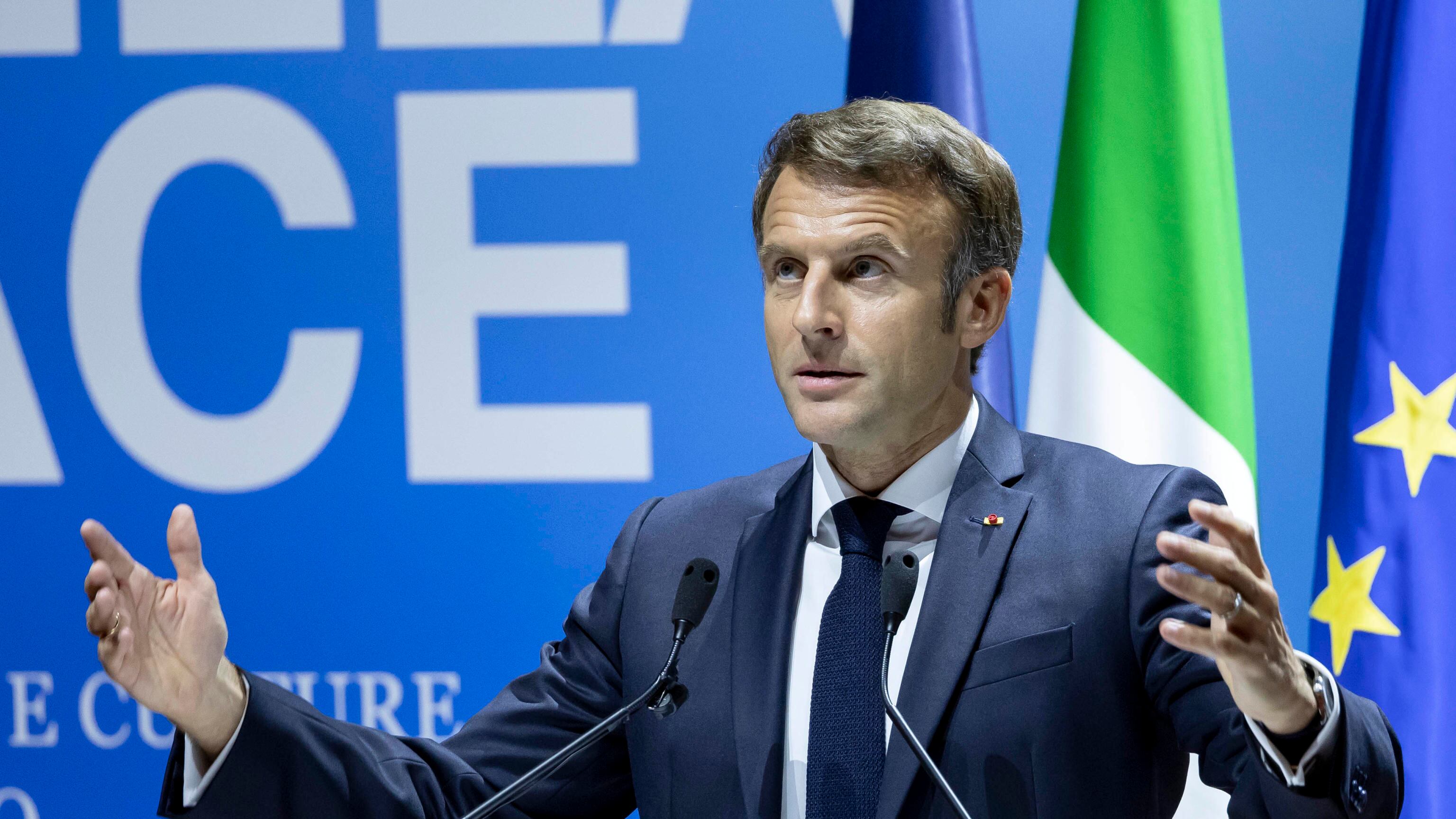 La fuffa totale di Macron, ciaone di massa al Pd e Mourinho: quindi, oggi...