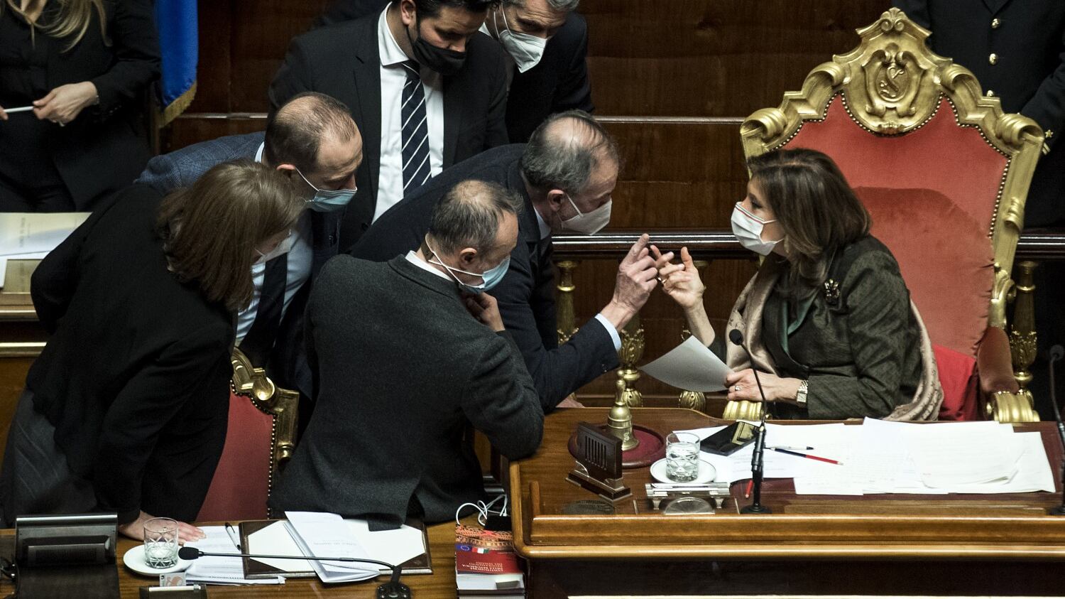 Al Senato invocano il Var o la Var?