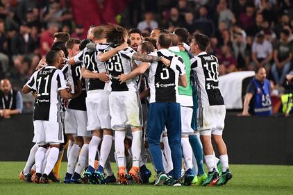 Juventus cannibale: l'Olimpico si veste a festa per i bianconeri 9