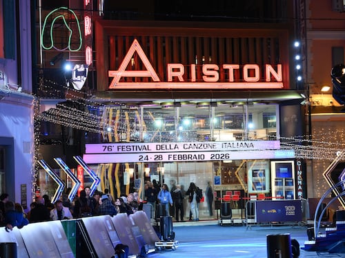 Sanremo 2026, le cover e i duetti pronti a infiammare l’Ariston: la lista completa