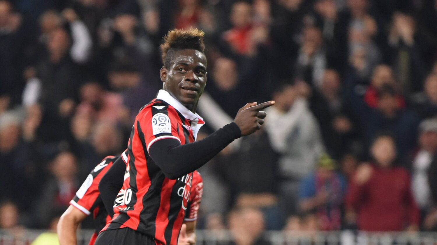 Balotelli al bar con i tifosi del Nizza: "Che emozione seguire la partita con loro"