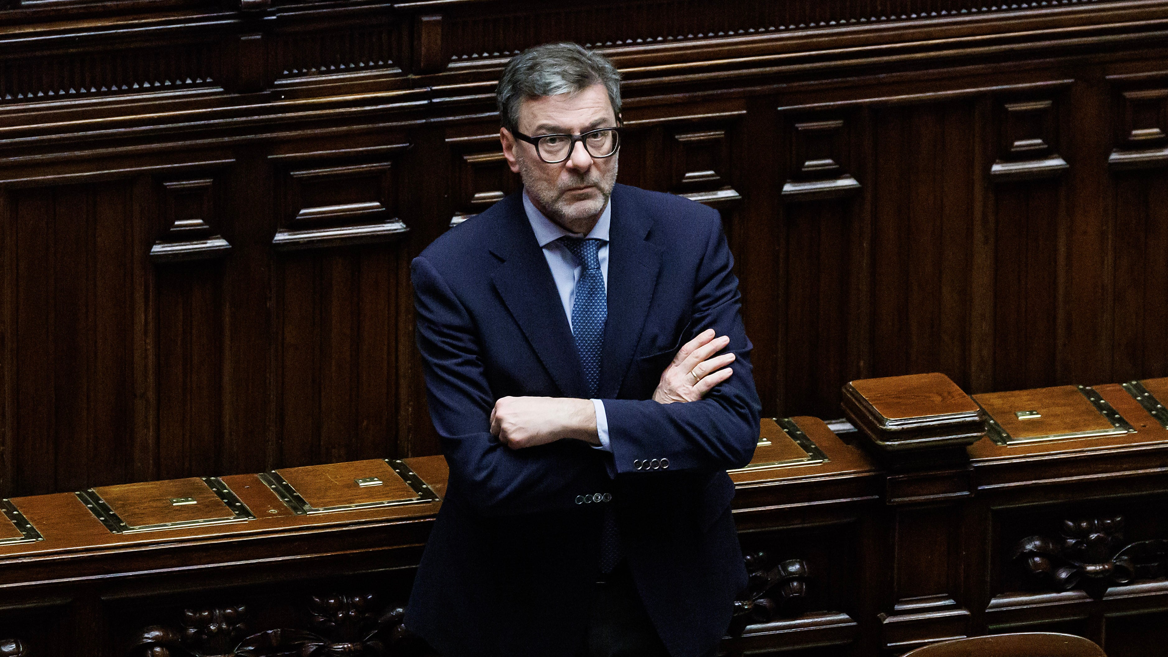 Pensioni, allo studio l’uscita a 64 anni