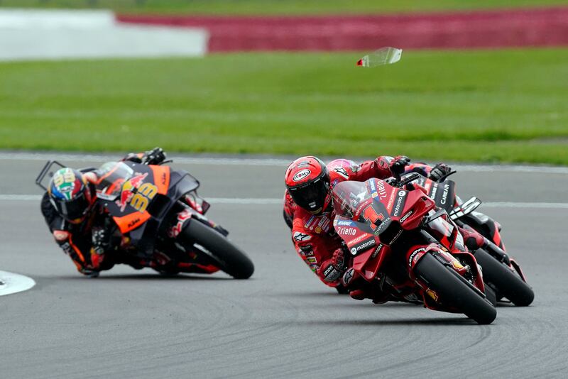 MotoGP, Espargaro beffa Bagnaia e trionfa a Silverstone: le immagini più belle della gara 16