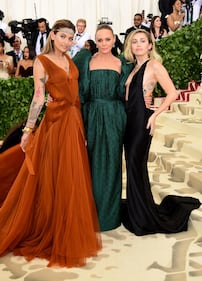 Met Gala 18, Miley Cyrus e la scollatura hot 2