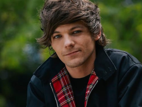 One Direction, Louis gioca a calcio senza slip: fan in delirio