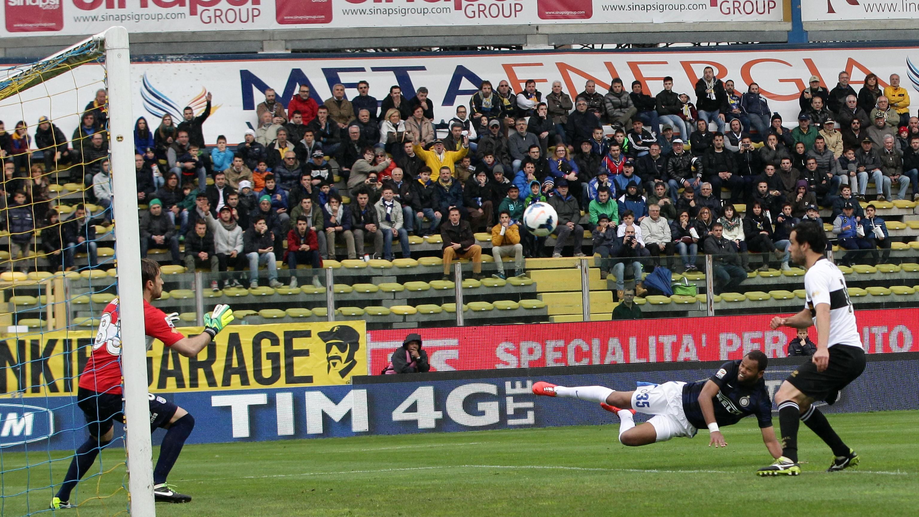 Inter ipoteca un posto in Europa, quinta vittoria di fila per il Milan