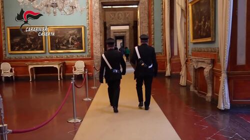 Turista ruba una mattonella dalla Reggia di Caserta: l'intervento dei carabinieri 1