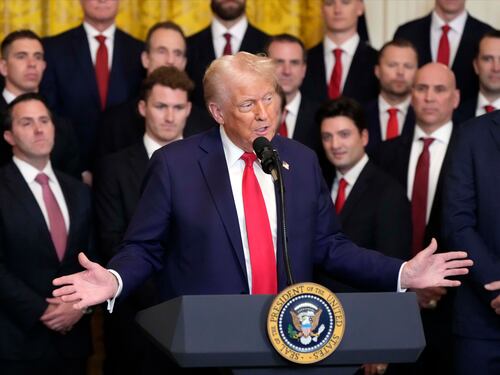 Musk, Ucraina e dazi sospesi per Messico e Canada: tutte le mosse di Trump