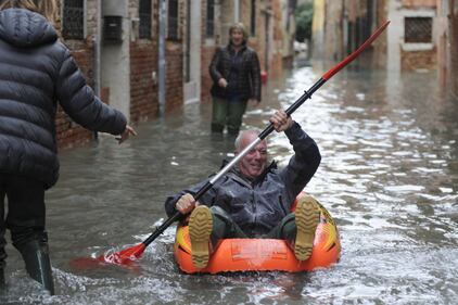 Ancora disagi a Venezia. Acqua alto a 160 cm 5