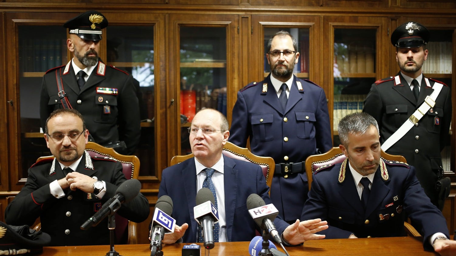 Vuota e sola, la provincia del "Bar dello Sport" ha sostituito il mondo antico con la violenza