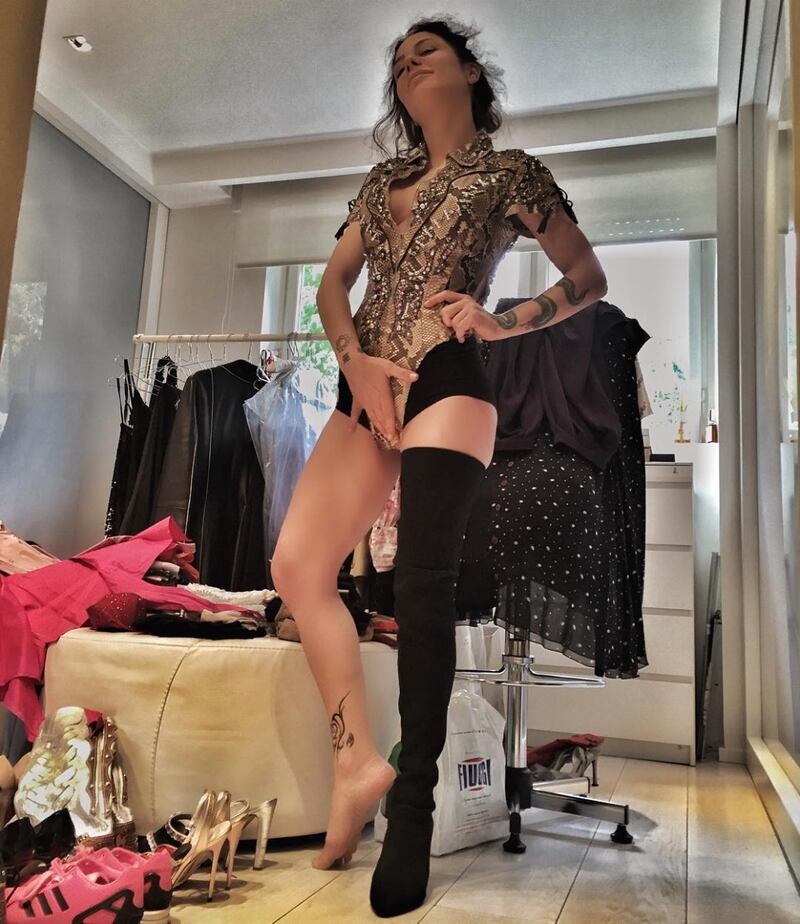 Naike Rivelli, sexy da Instagram agli happening 25