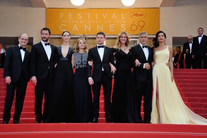 Amal Clooney e lo spacco vertiginoso a Cannes 11