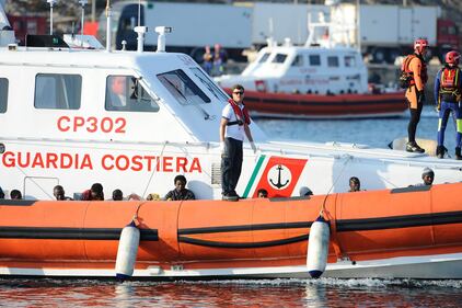 Lampedusa,sbarcano altri 166 clandestini 13
