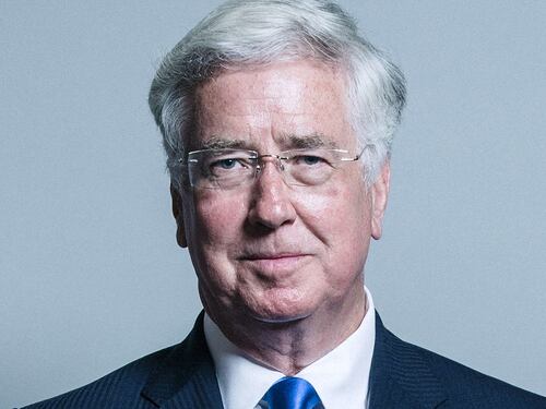 Gb, dopo l'accusa di molestie si dimette ministro della Difesa Fallon