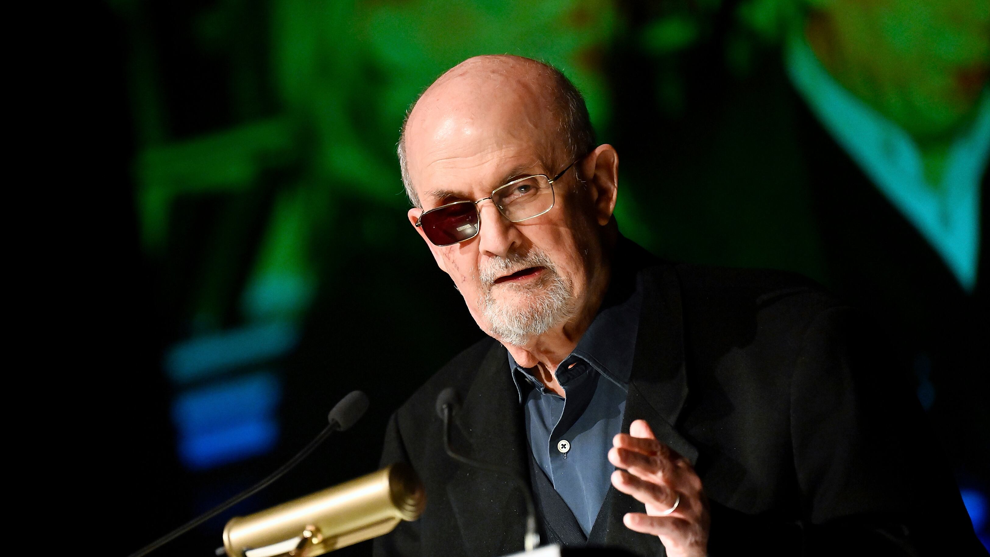 Colpevole di tentato omicidio l'aggressore di Salman Rushdie