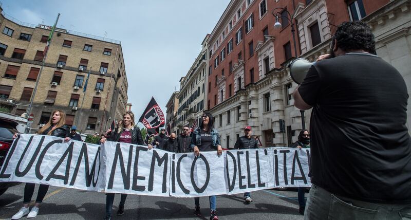 Il corteo di Forza Nuova contro Lucano 10
