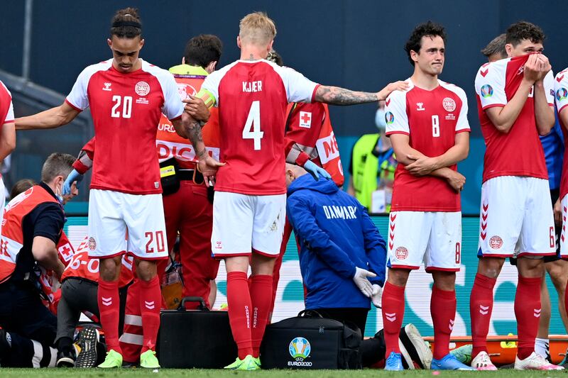 Lo sgomento e la paura in campo dopo il malore di Eriksen 2