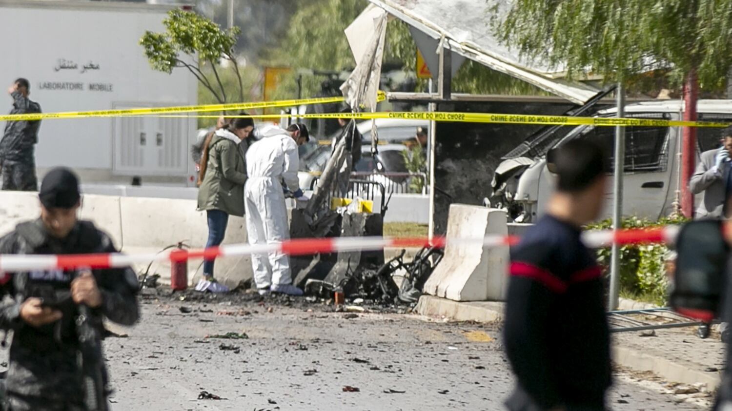 Attentato a Tunisi, due kamikaze in azione vicino l'ambasciata Usa
