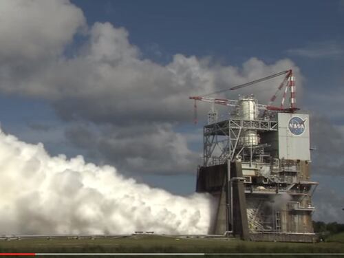 La Nasa testa i motori del razzo che ci porterà su Marte