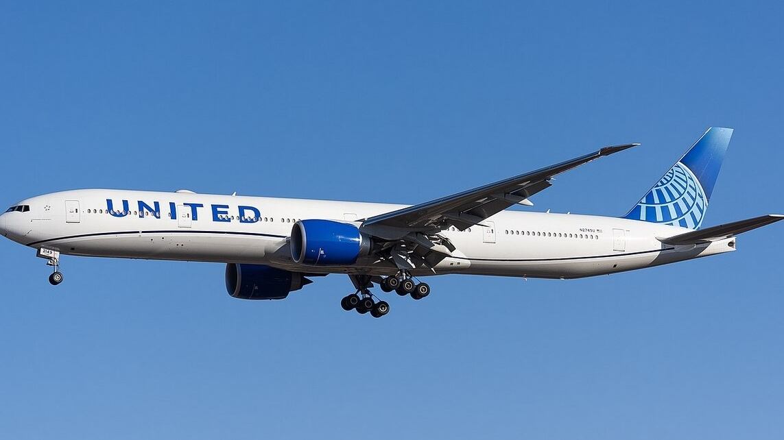 Ancora problemi al Boeing 737: l'aereo vola senza un pannello