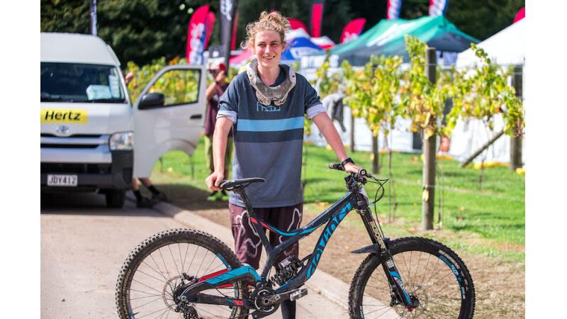 Kate, la Semenya in bici vince troppo. E le donne si ribellano
