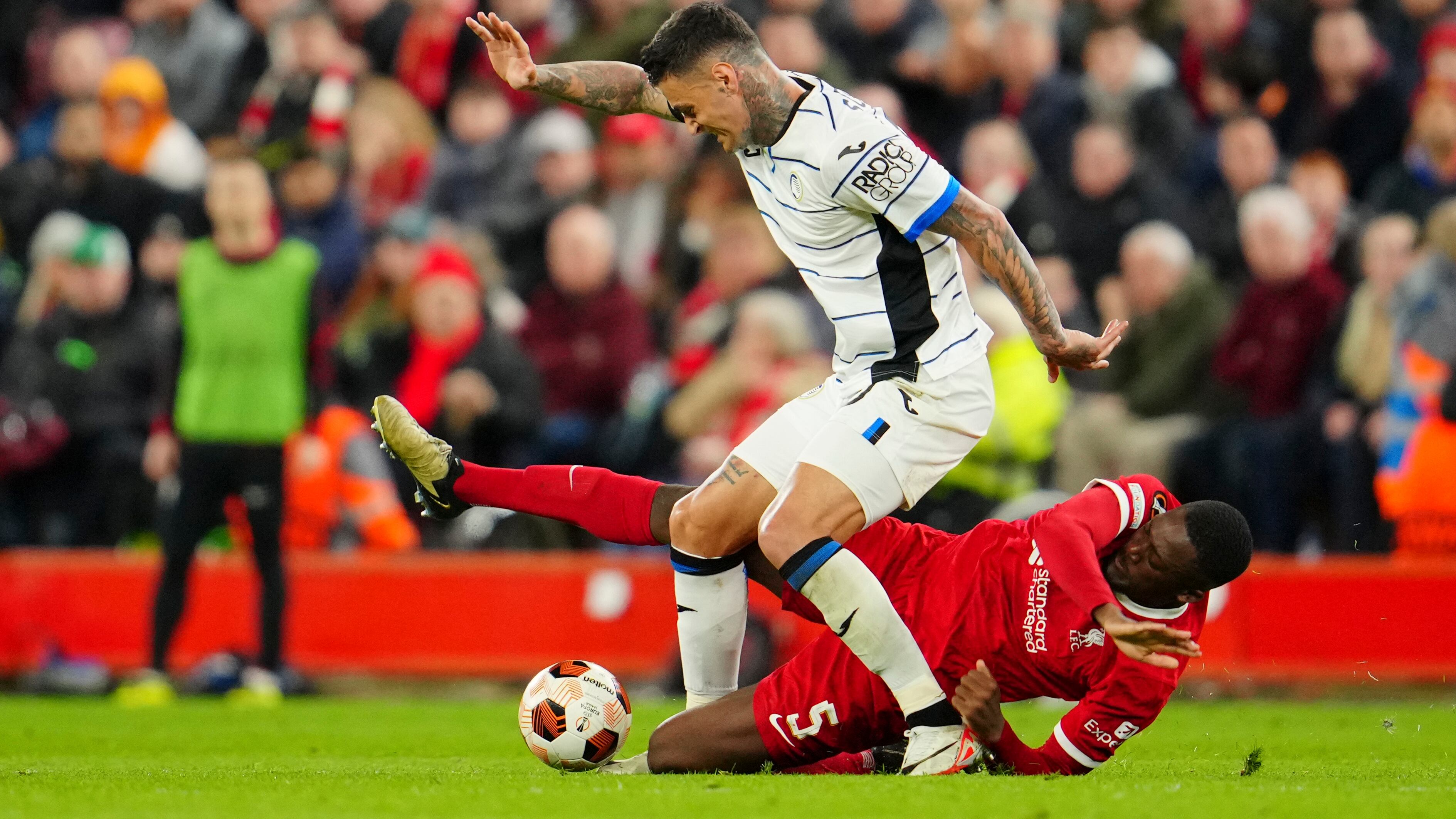 Super Scamacca re di Liverpool: Atalanta da sogno in Europa
