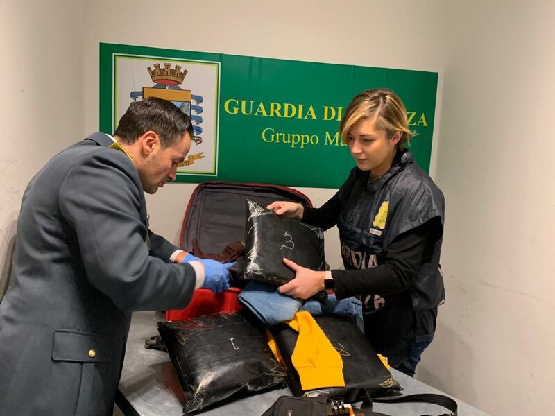Malpensa, lotta al traffico di droga 8