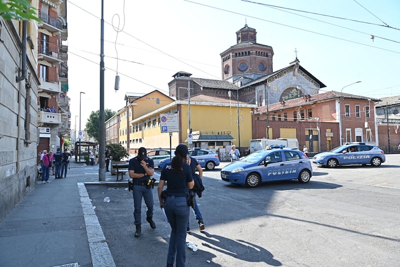 Omicidio in strada a Torino: 50enne ucciso a pugni e bastonate 3