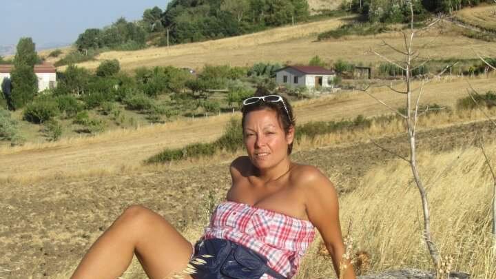 L'ultimo sms, poi le spara nel sonno: così è morta Alessandra