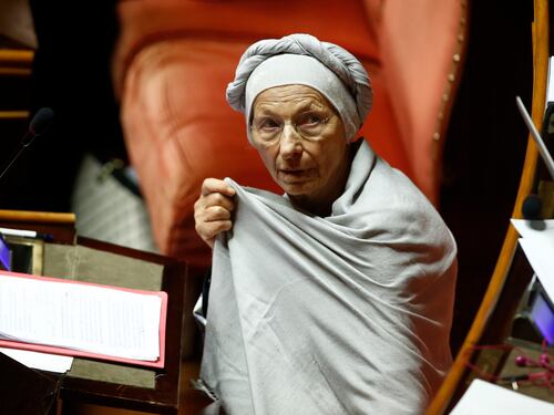 Ora esplode l'atomo della Bonino