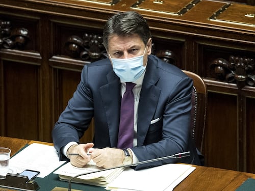Covid, verso un nuovo Dpcm. Adesso Conte è sotto assedio