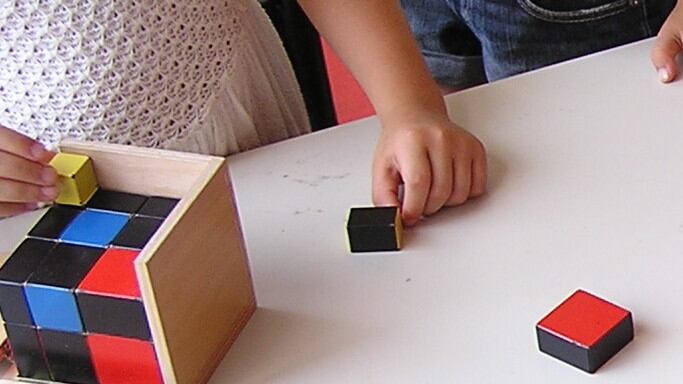Alunno autistico escluso dalla recita di Natale: arrivano gli ispettori a scuola