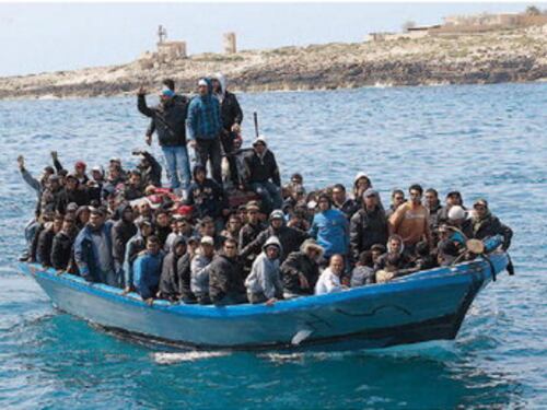 Lampedusa, naufraga barcone: 56 salvi, si cercano dispersi