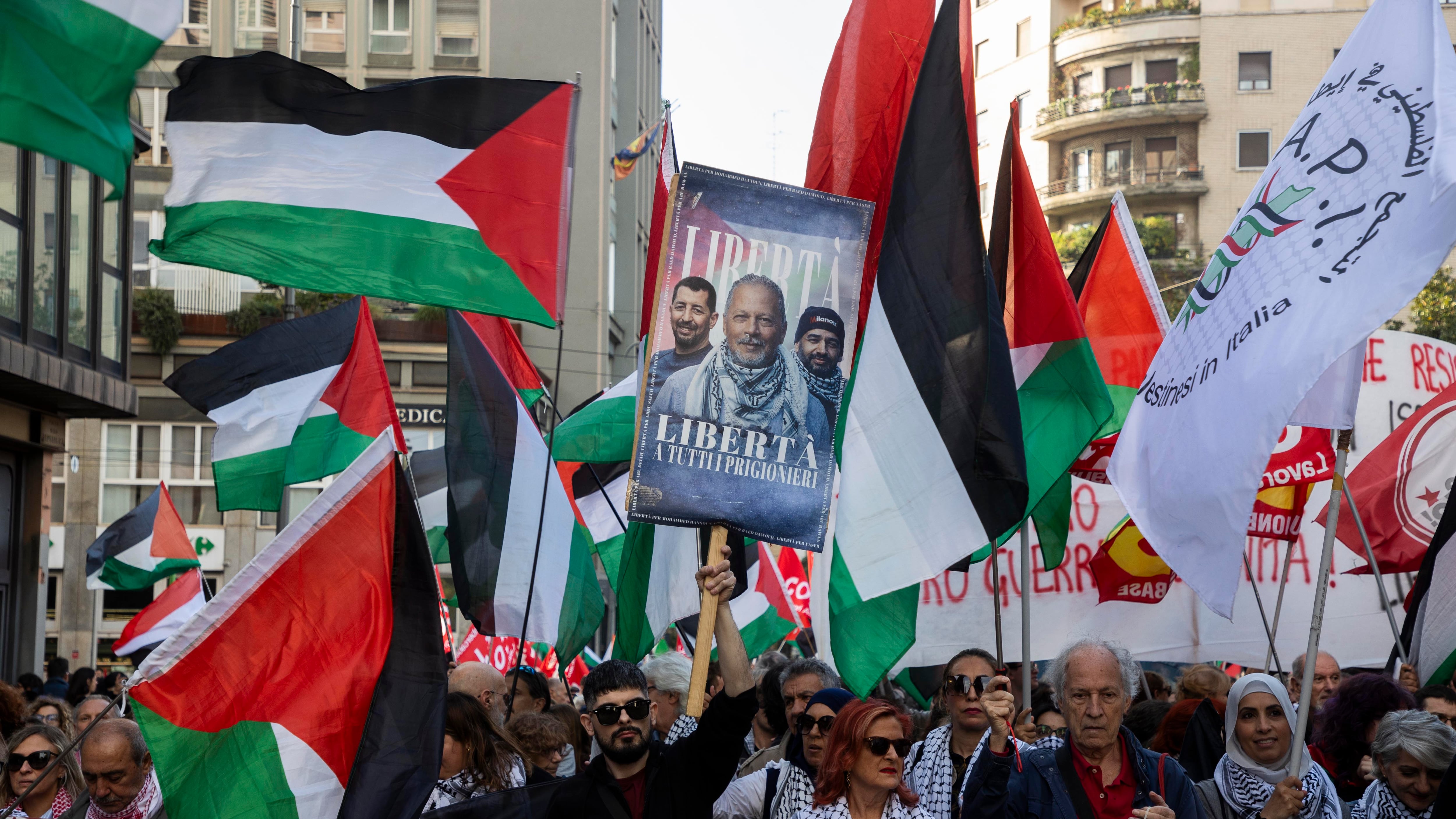 Manifestazione cartello Hannoun