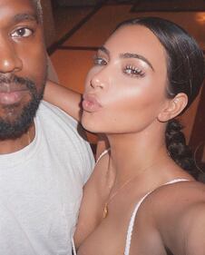 Kim Kardashian sexy in spiaggia 6
