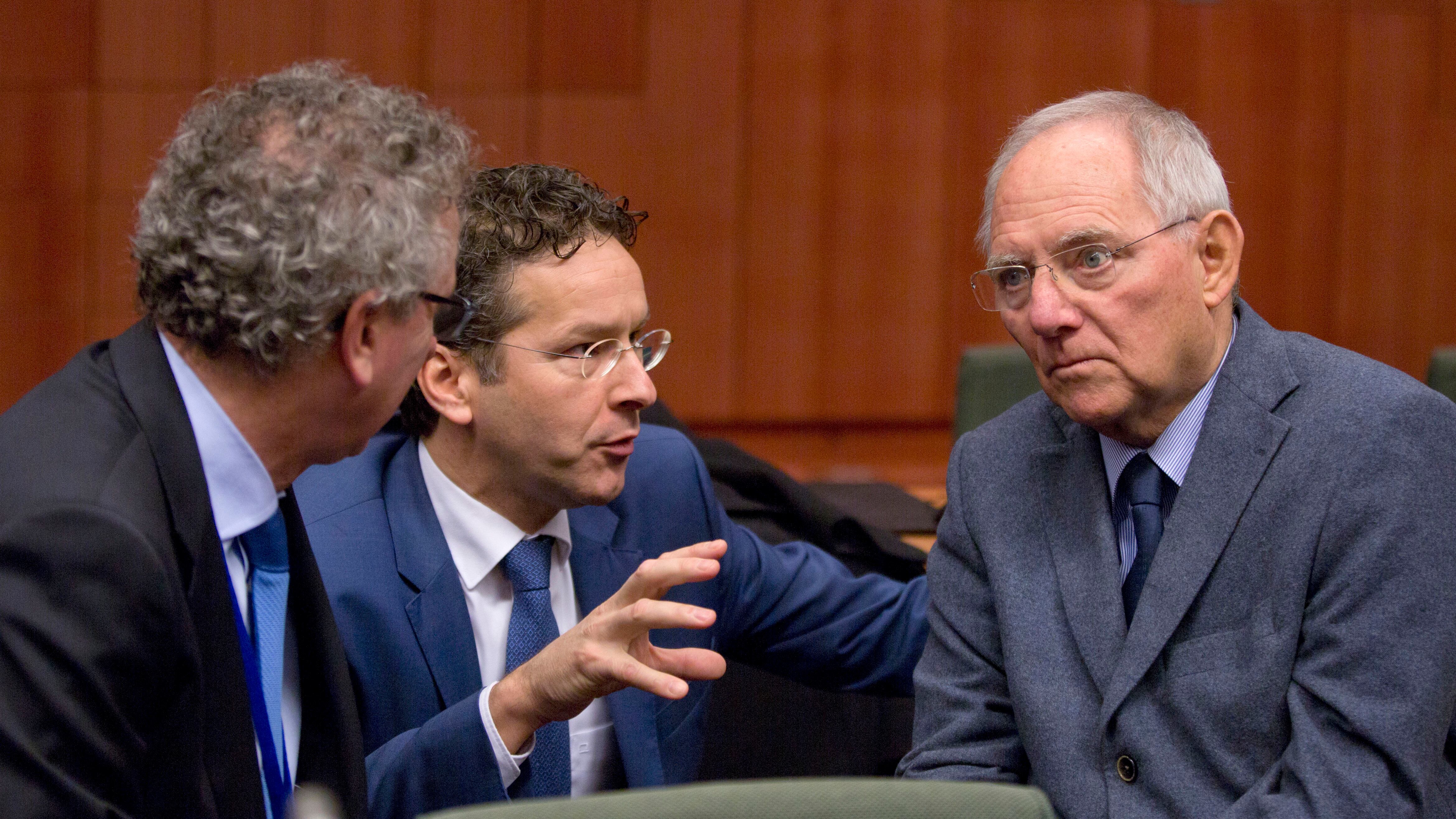 L'Eurogruppo all'Italia: "Correggere il deficit"