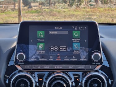 Nissan Juke Hybrid, guarda le foto  19