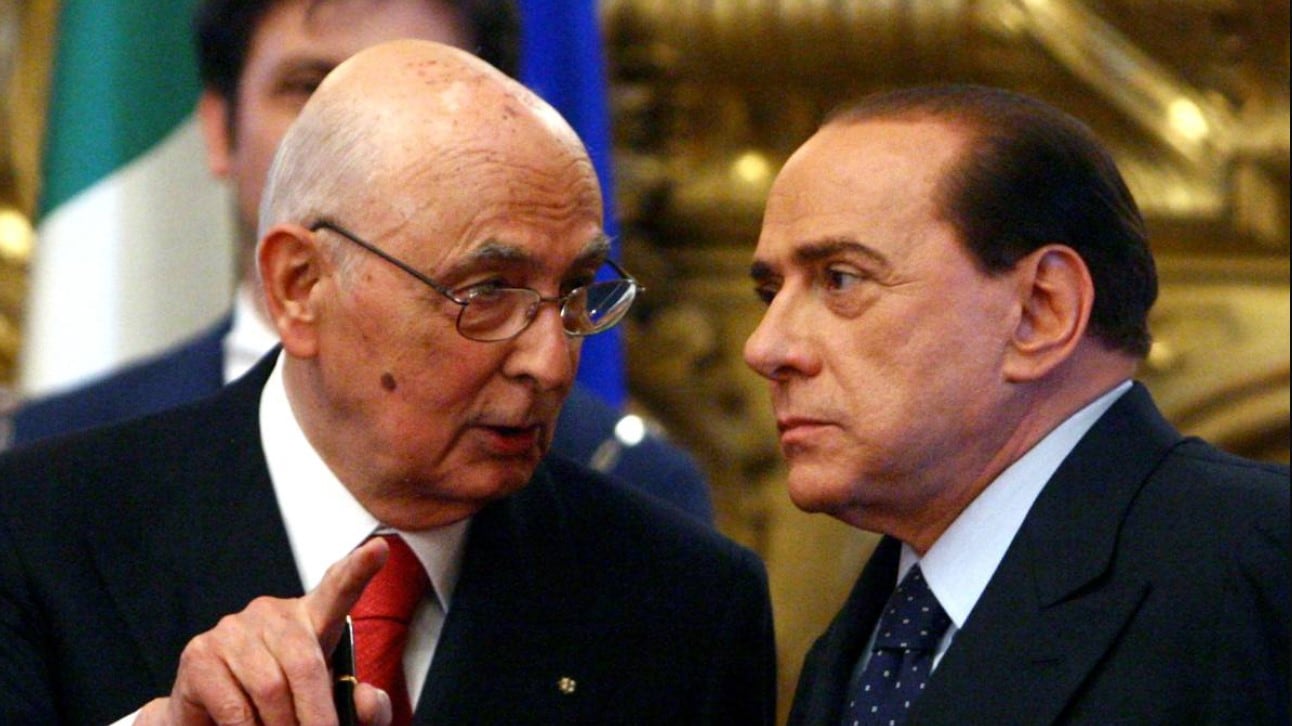 Gianni Letta: "Spero che lassù possa chiarirsi con Berlusconi". Quel rapporto travagliato tra i due